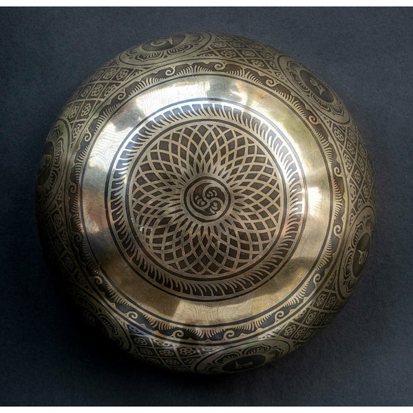 Chenrezig with Om Mantra Carved Singing Bowl - Art Of Tibet